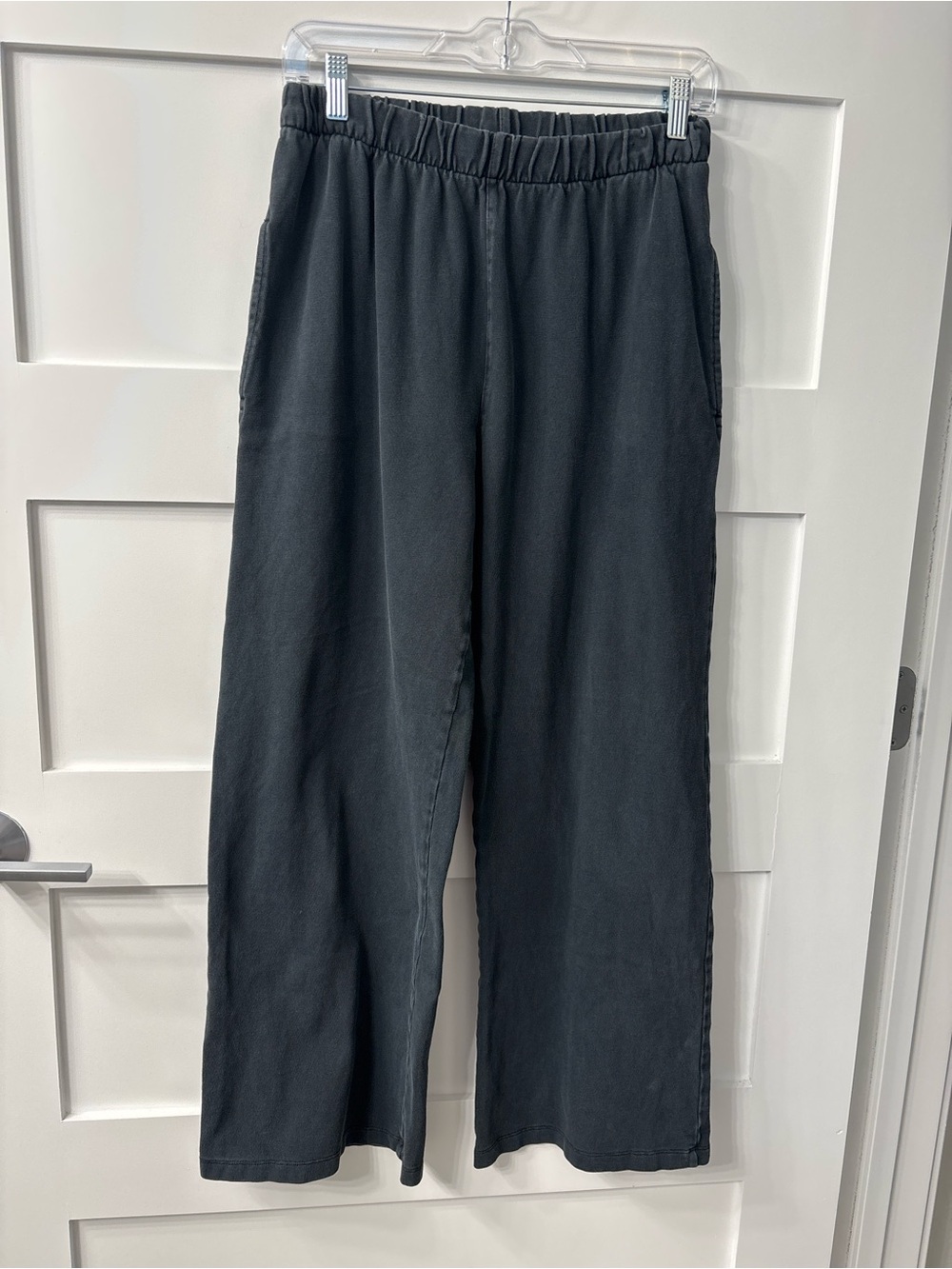 Brandy Melville Black Elastic-Waist Casual Joggers